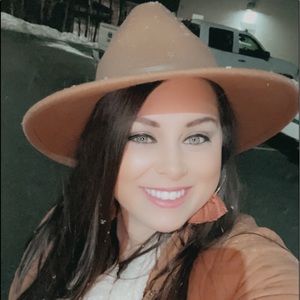 Meet your Posher, Amber